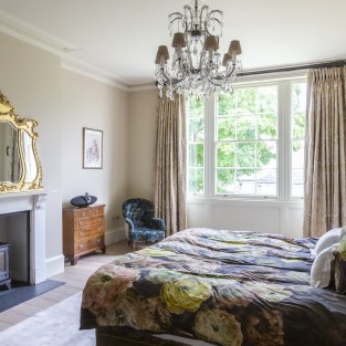 Wellington Vintage Chandelier Large with Shades