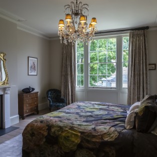 Wellington Vintage Chandelier Large with Shades