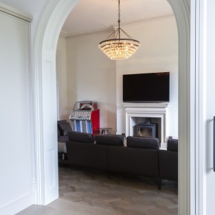 Clarence Round Chandelier 6 rings Bronze