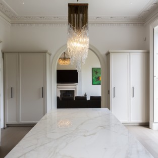 Clarence Round Chandelier 6 rings Bronze