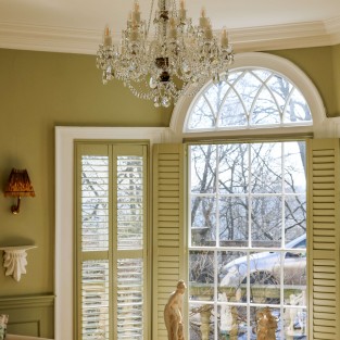 Balmoral Crystal Chandelier Medium in Antique Brass