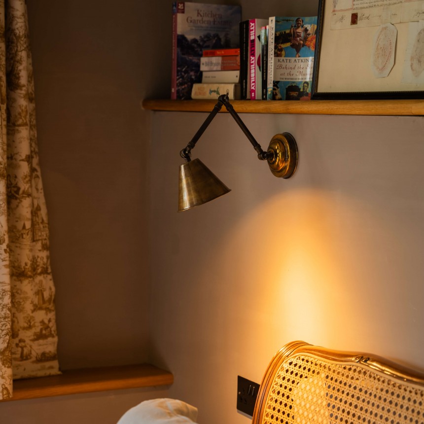 Columbus Adjustable Wall Light (Long)