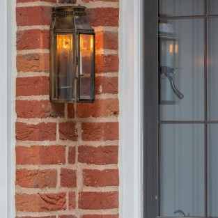 GEORGIAN OUTDOOR SLIM WALL LANTERN CLEMENTINE