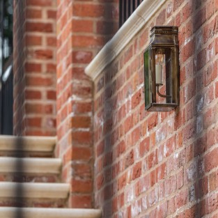 GEORGIAN OUTDOOR SLIM WALL LANTERN CLEMENTINE