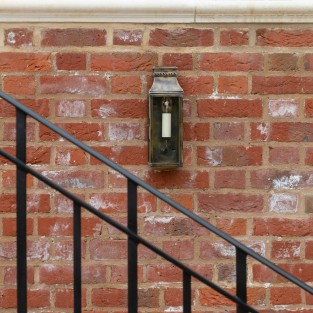 GEORGIAN OUTDOOR SLIM WALL LANTERN CLEMENTINE