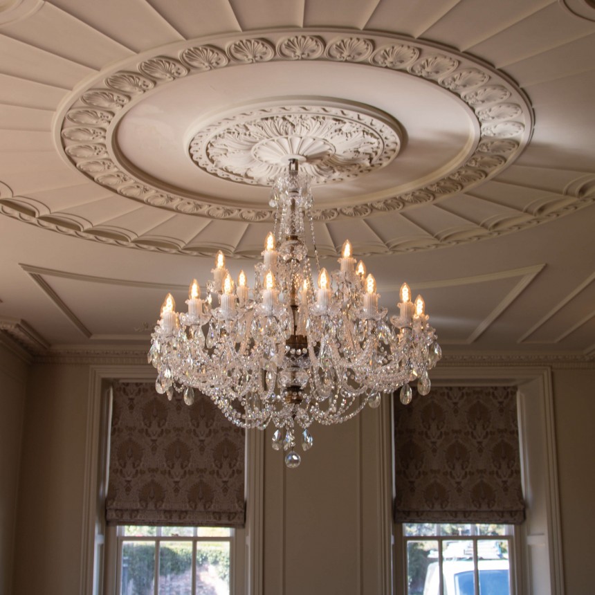Large Crystal Chandelier Balmoral in Antique Brass