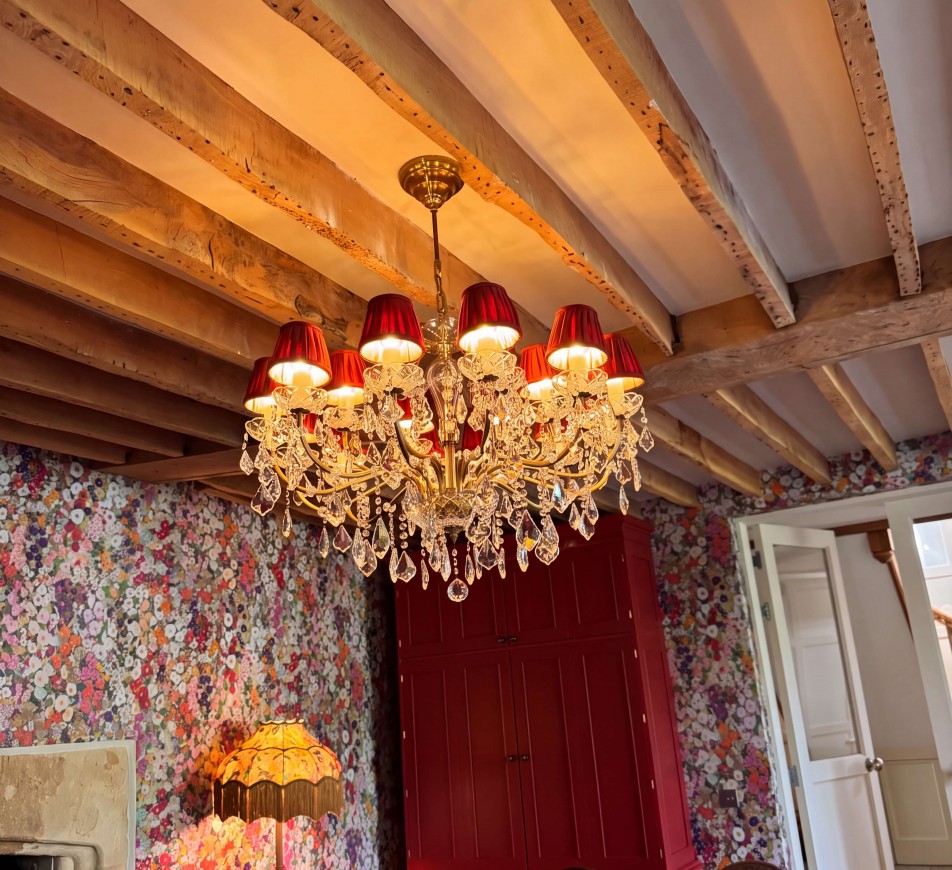 Edinburgh 18-Light Large and Shallow Brass  Chandelier with Hand-Cut Crystal Caps