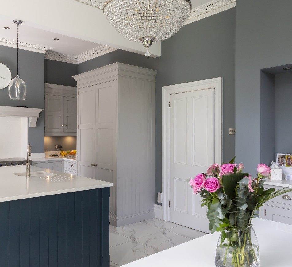 Regency Chandeliers Montpellier Bag Chandelier